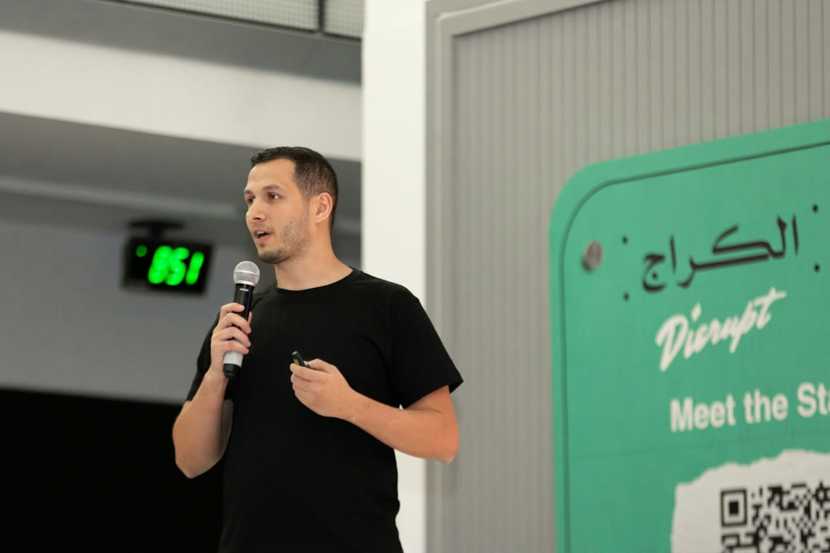 Omar Dweik speaking at The Garage